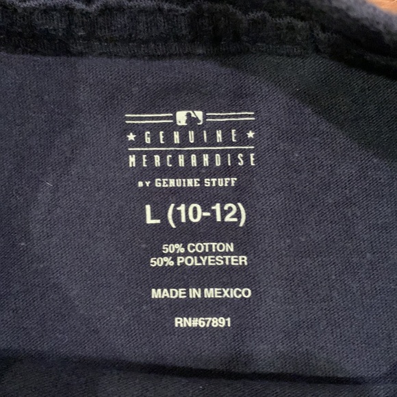 Boy’s NY Yankees shirt - Picture 2 of 2